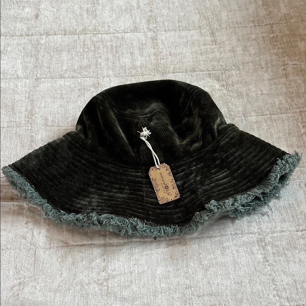 Natural life winter bucket hat. Dark olive velvet exterior lined in fleece NWT
